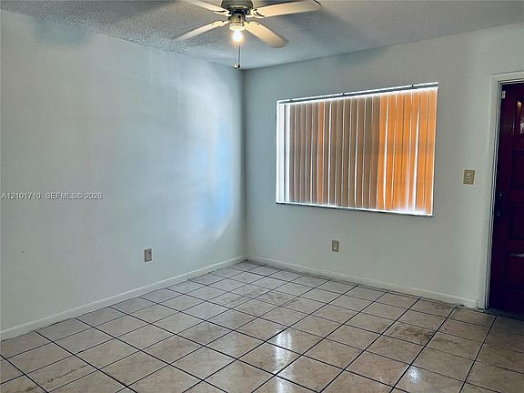 3rd image of 5420 SW 38th Ct
