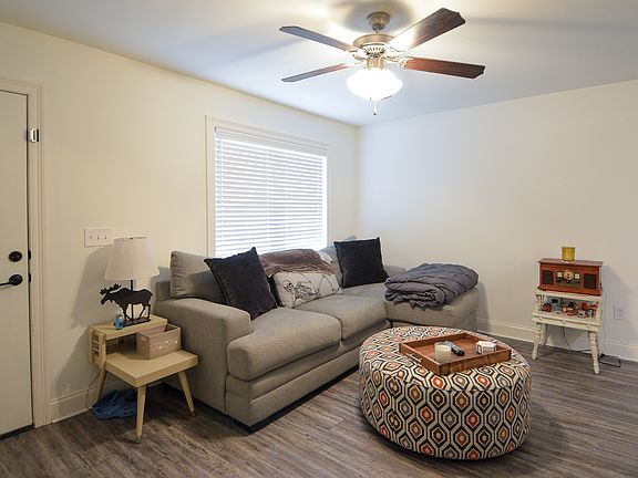 2nd image of 709 N Montgomery St #4