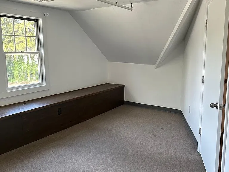 665 Commerce St — Photo 7