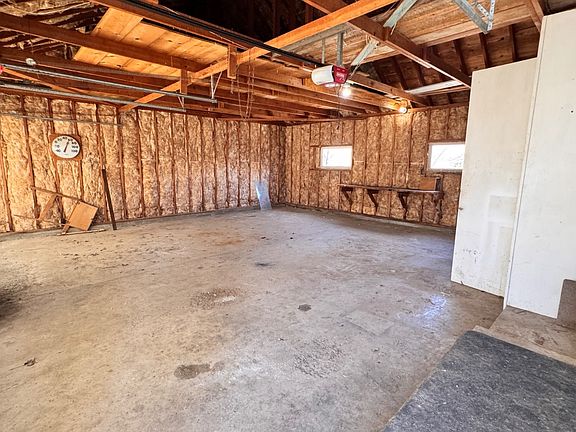 3rd image of 402 1st Ave E