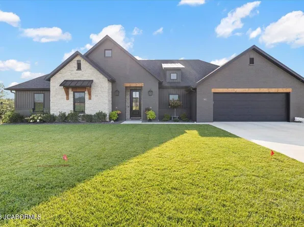 5902 Falcon Crest Ln, Jefferson City, MO 65101