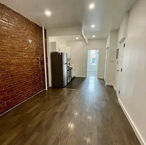 305 Grove St #2L — Photo 14