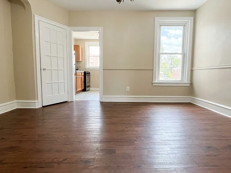 2903 Hale St — Photo 2