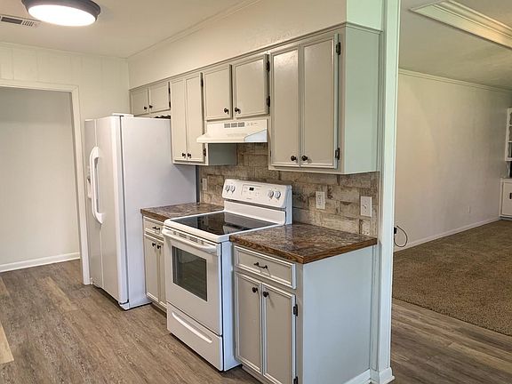 2nd image of 712 Alpine Dr
