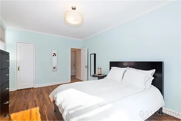 Sold by Oxford Property Group | media 25