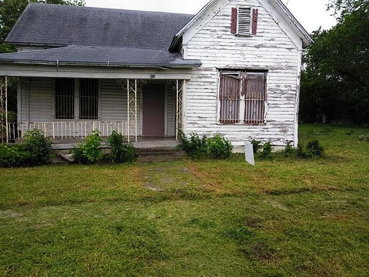 1st image of 912 E Terrell Ave