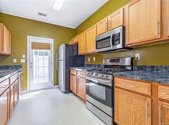 3rd image of 7441 Abigail Glen Dr
