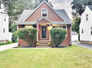 1156 Plainfield Rd, South Euclid, OH 44121