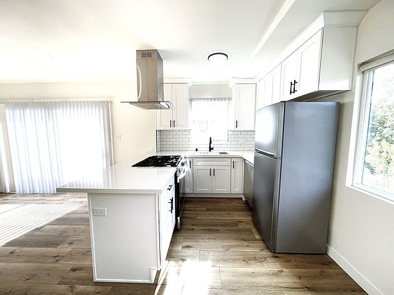 3rd image of 3326 Keystone Ave APT 5