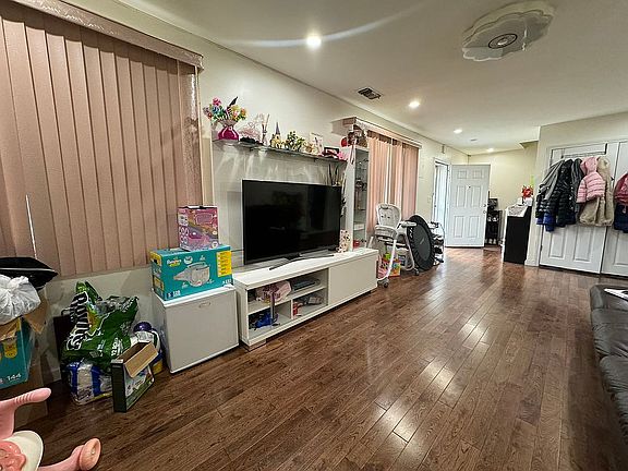 3rd image of 68-49 Cloverdale Blvd #114