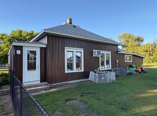 208 N Cotton St, Mount Vernon, SD 57363