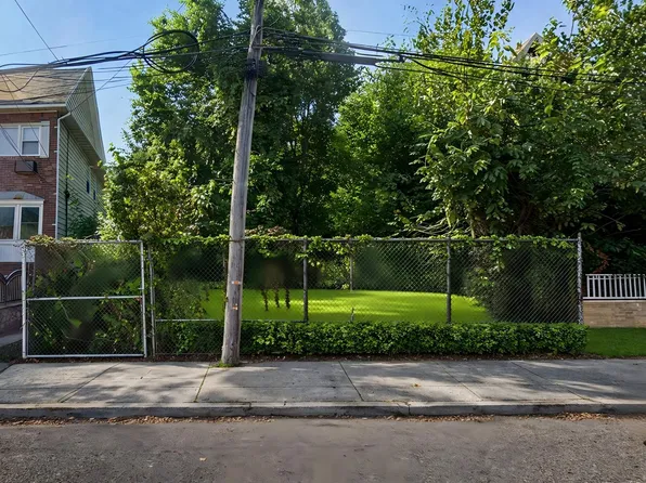 7110 52nd Avenue, Maspeth, NY 11378