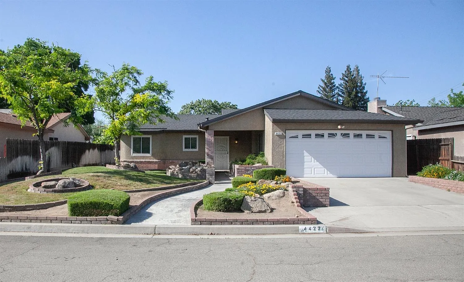 4422 W Brown Ave photo 1