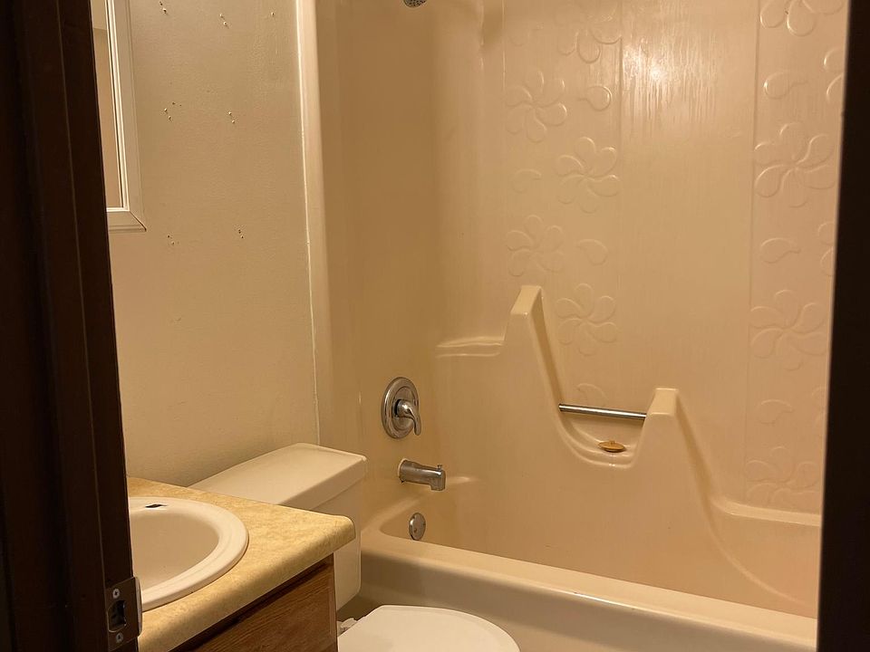 1st image of 5243 Oakwood Dr