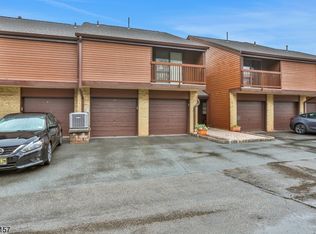 12 Ridgedale Dr, Annandale, NJ 08801