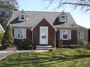 15 Cumberland St, Rockville Centre, NY 11570