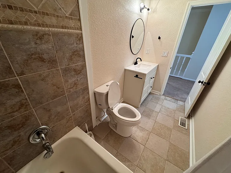 534 Biltmore Dr — Photo 21