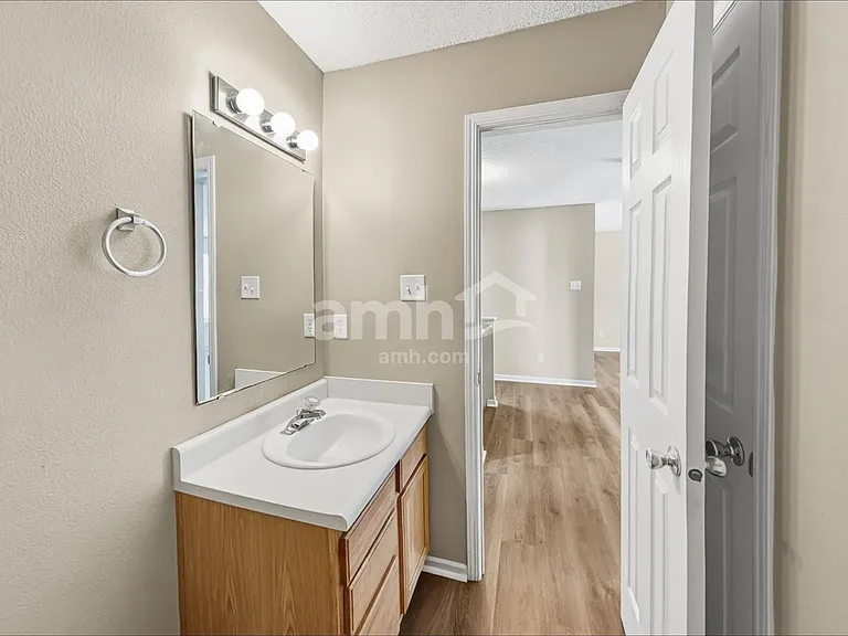 6804 Woodland Heights Dr — Photo 17