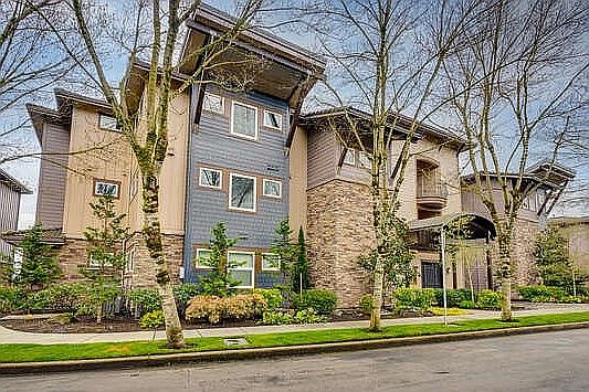1st image of 5927 SE Columbia Way #202