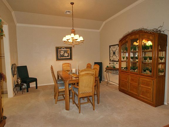 5th image of 16136 Silverado Dr