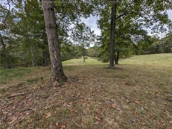 3948 Long Ridge Rd, Apple Grove, WV 25502