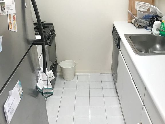 4th image of 235 E 40th St APT 16I