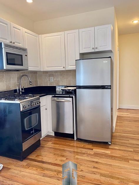 1st image of 568 Pacific St APT 6A