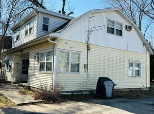 717 1/2 W American St, Freeport, IL 61032