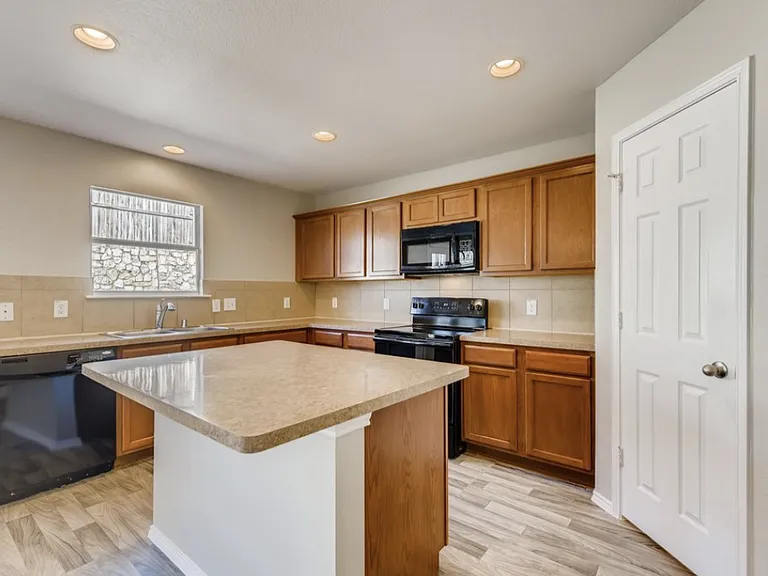 5140 Glen Eden Dr — Photo 7