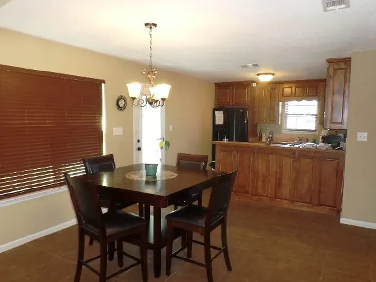 70 Mill Pond Pl — Photo 3