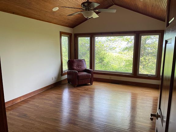 4th image of 850 N Skyline Dr