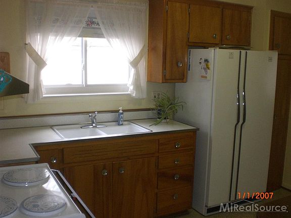 3rd image of 29374 Milton Ave