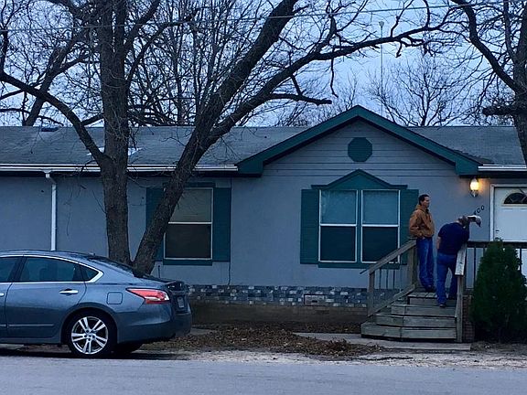 4th image of 400 E Mesquite St