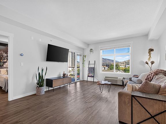 2nd image of 710 Stockwell Ave #403