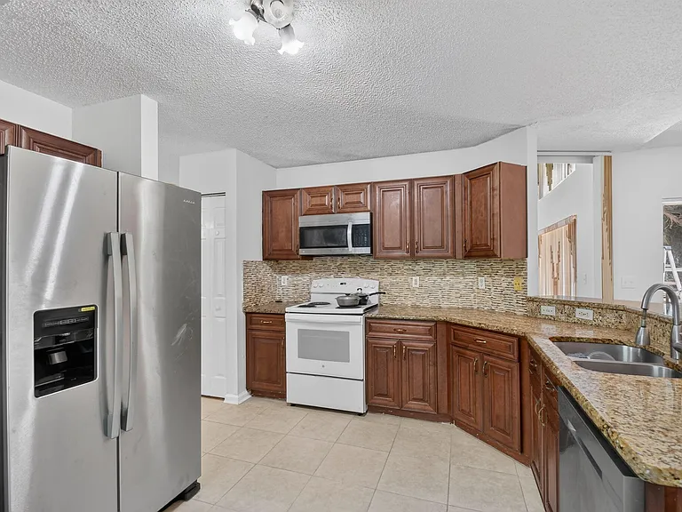 8332 Bermuda Sound Way — Photo 13