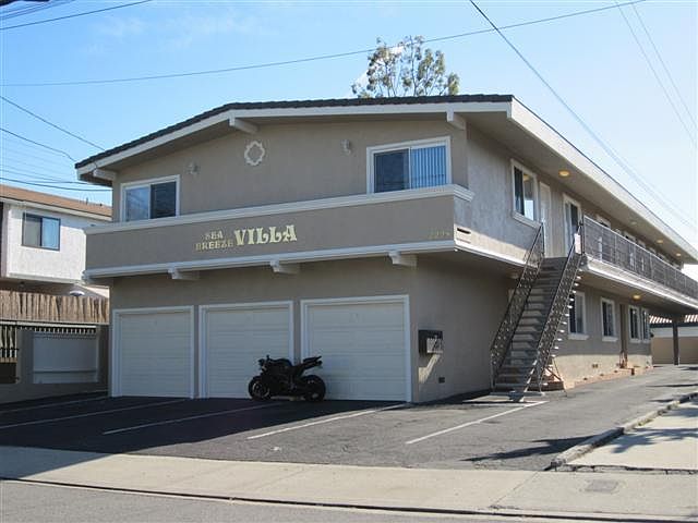 1st image of 2228 Mathews Ave APT 3