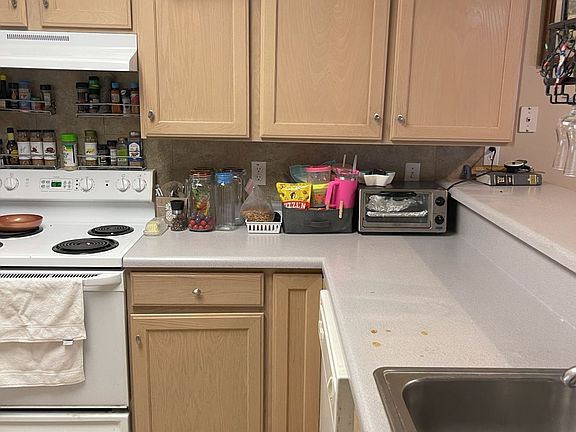 5th image of 2064 Bluegrass Cir