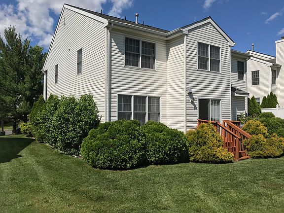 3rd image of 23 Bearsley Dr