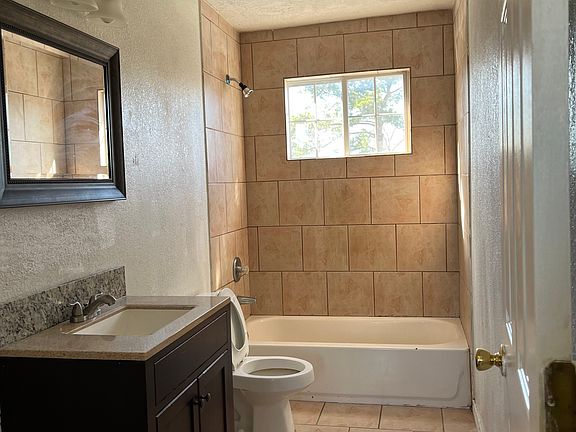 2nd image of 752 Coolwood Dr #752