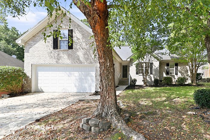 1st image of 220 Turtle Creek Dr