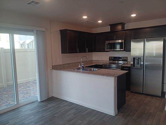 3rd image of 2881 Champagne Gold Ave