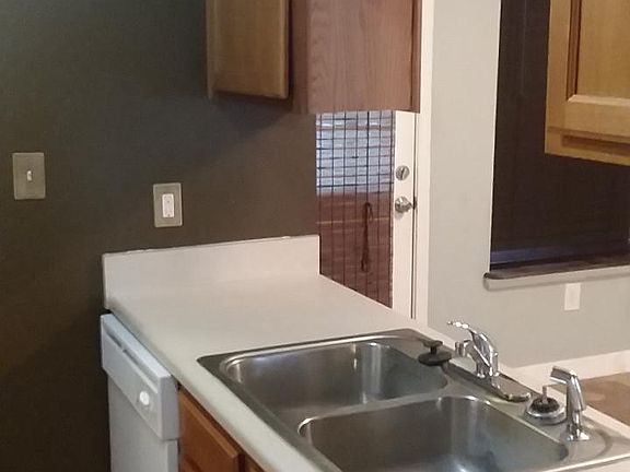 3rd image of 14445 Whitney Dr