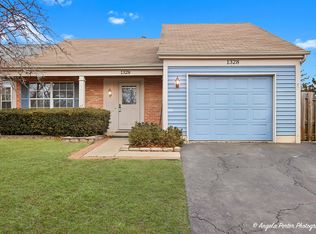 1328 Spalding Dr, Mundelein, IL 60060