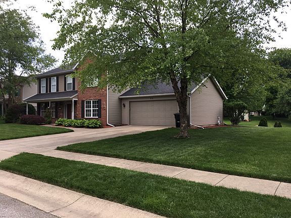 2nd image of 315 Castlewood Ct