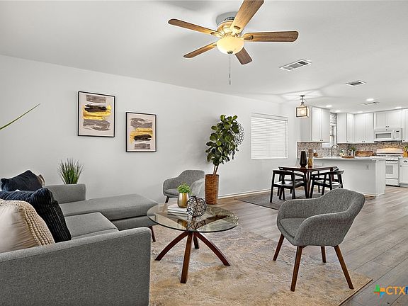 5th image of 122 Blue Flax Ln