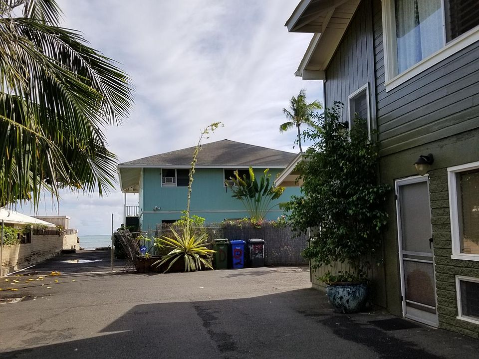 Sits behind an ocean front house. Great fishing out front.