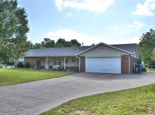 16 Cardinal Ln, Shawnee, OK 74804