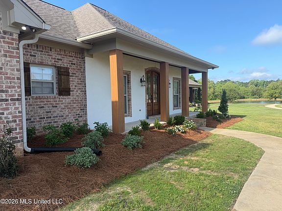 4th image of 337 Bullock Cir