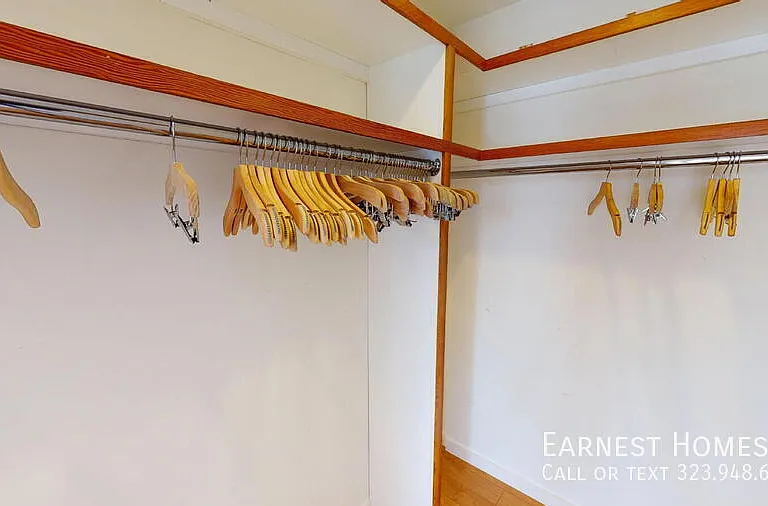 2577 S Bundy Dr — Photo 14