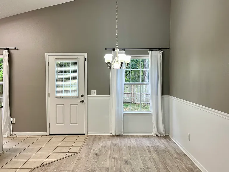 1232 Greystone Ln — Photo 24